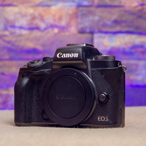 Canon EOS M5 