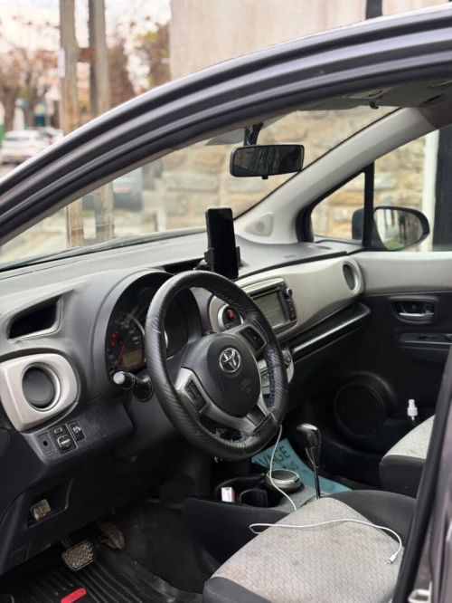 Toyota yaris 2015 lounge