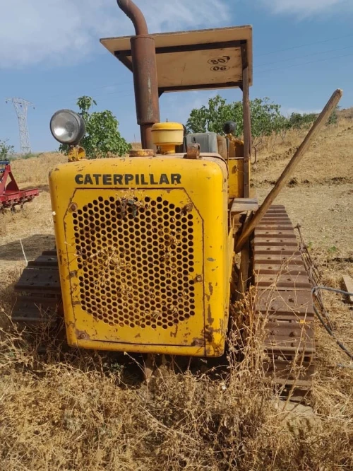 Caterpillar D4 