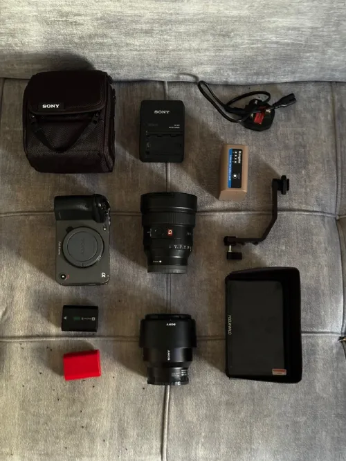 SONY ALPHA FX30 + (Objectis + disques durs....)