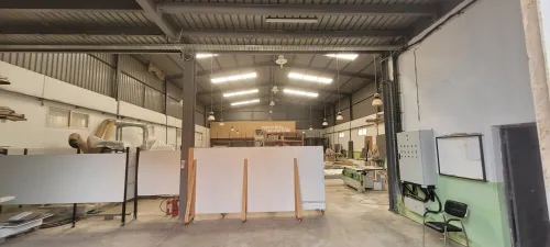 Unité de production Numérique pour Meubles en plain production 