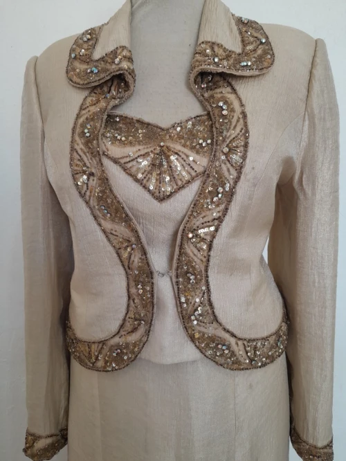 Robe soirètres bon etat. غوب سواغي 