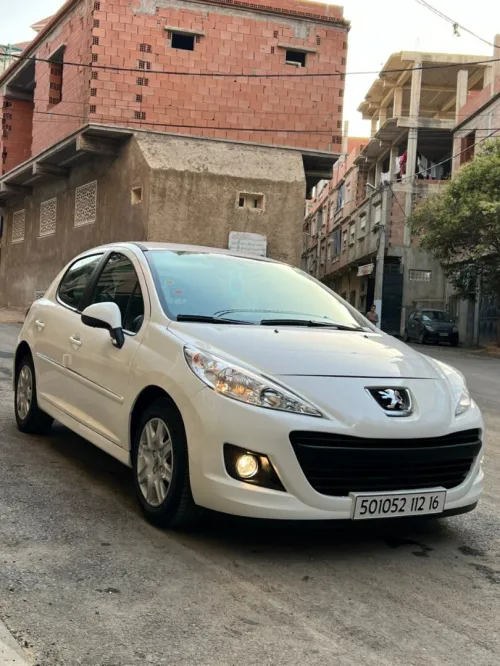 Peugeot 207 2012 Fennec