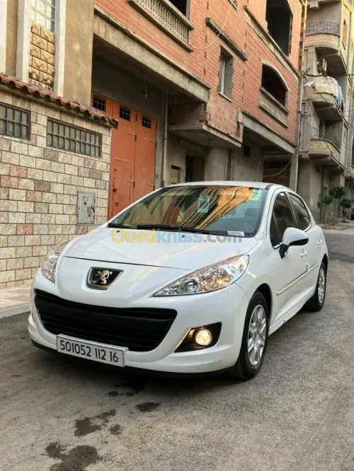 Peugeot 207 2012 Fennec