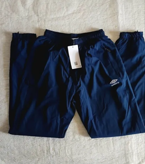 pantalon survêtement umbro taille L 
