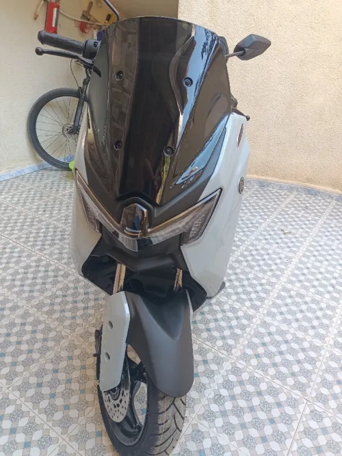 YAMAHA NMAX TECH 2025