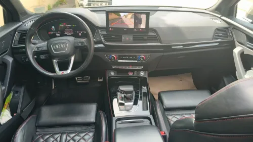 Audi Q5 2023 Slin