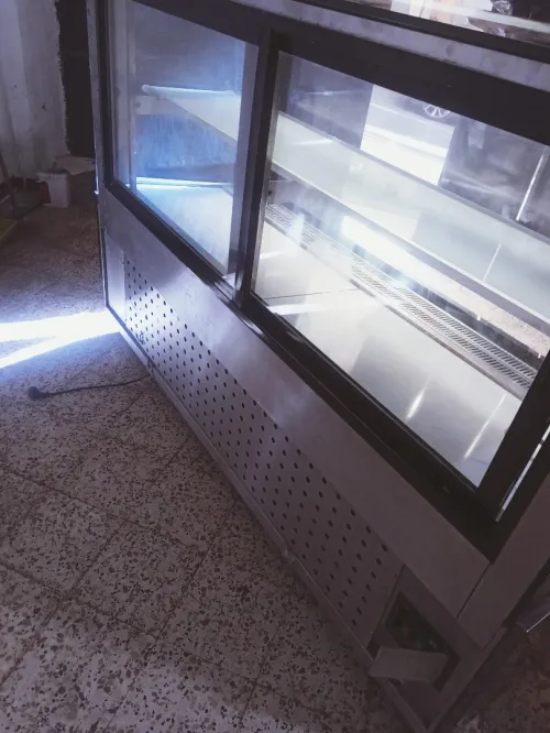 Présentoir pâtisserie1m 80 sur 65 ventiler