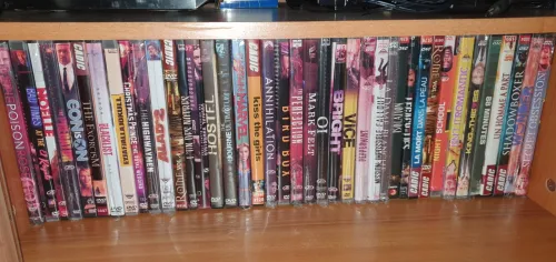 vends un lot de DVD Films 120 à 130 DVD