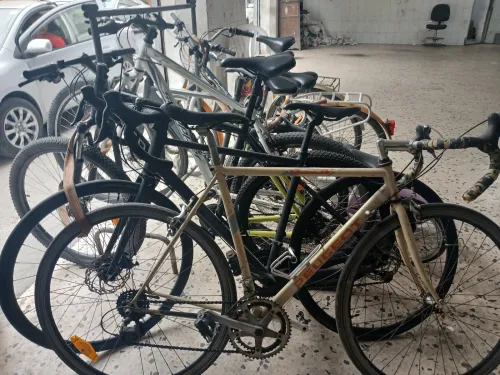 Plusieurs vélos à vendre