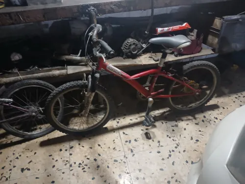 Plusieurs vélos à vendre