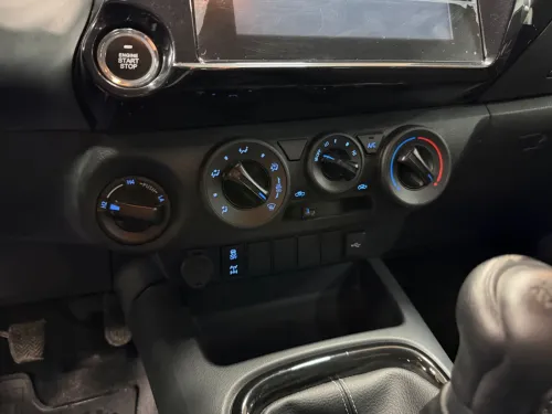 Toyota HILUX 2026 Adventure boîte manuelle