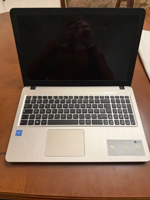 LAPTOP ASUS VivoBook