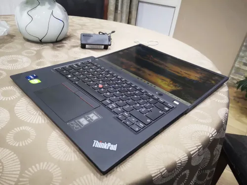 LENOVO T14S TACTILE VPRO 13ieme ** EDITION SPECIAL**