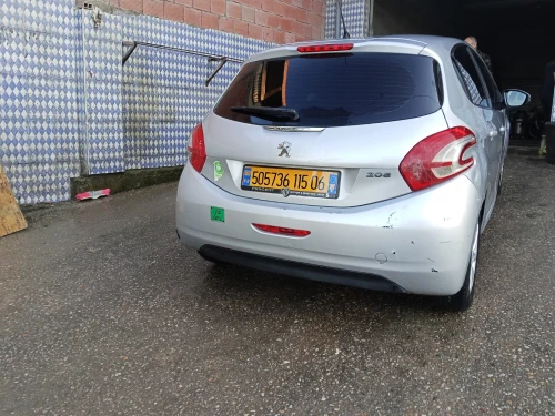 Peugeot 208 2015 Access Facelift