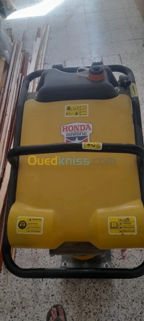 Dame sauteuse Honda