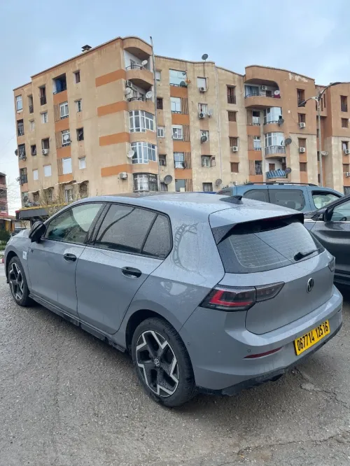 Volkswagen Golf 8 2025 R Black Edition 