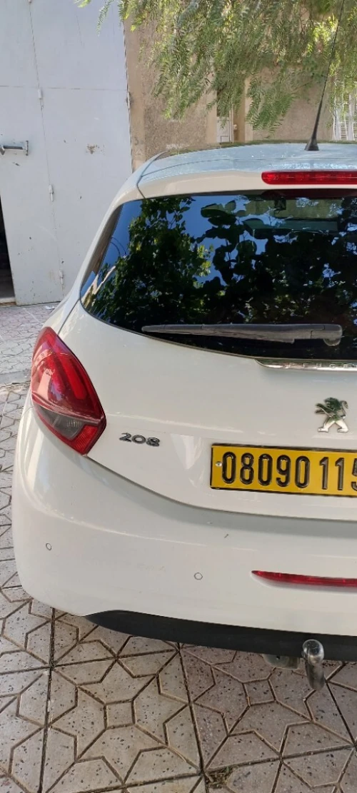 Peugeot 208 2015 Allure