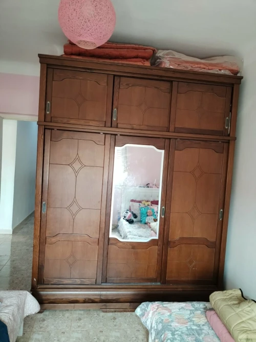 Armoire 03 portes bois rouge