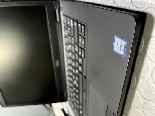 La gamme pro Dell latitude 5480   i5 8350U. 8th génération  (boost 3.6GHZ ) FHD