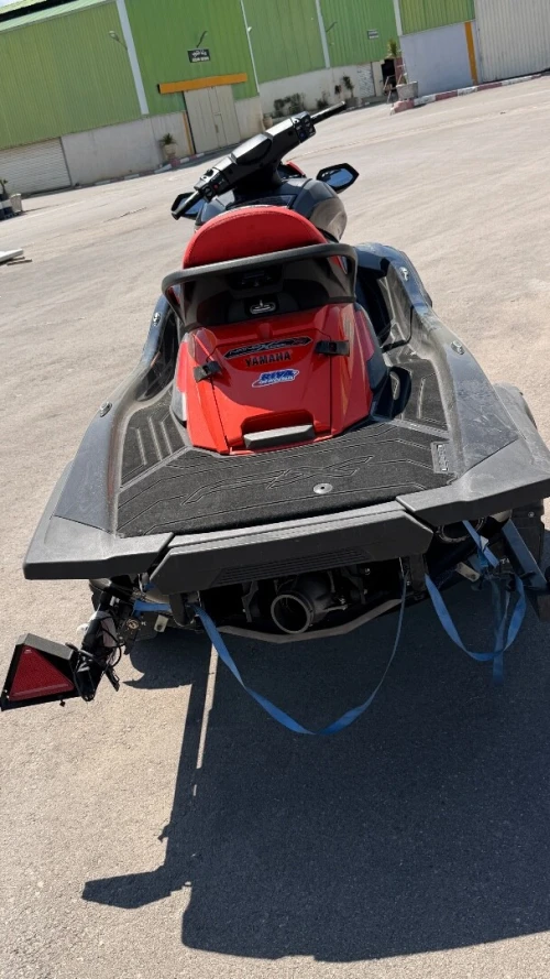 Jet ski