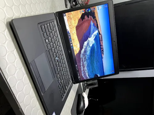 La gamme pro Dell latitude 5480   i5 8350U. 8th génération  (boost 3.6GHZ ) FHD