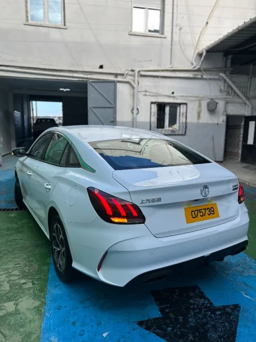 MG MG5 2025 