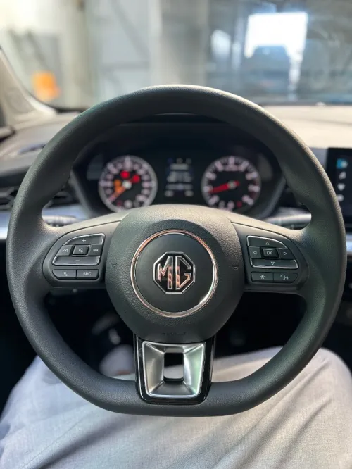 MG MG5 2025 