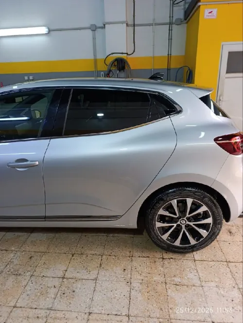 Renault Clio 5 2023 Techno +