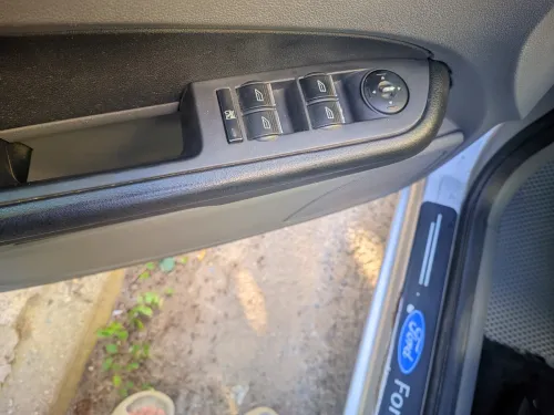 Ford Focus 4 portes 2012 Focus 4 portes