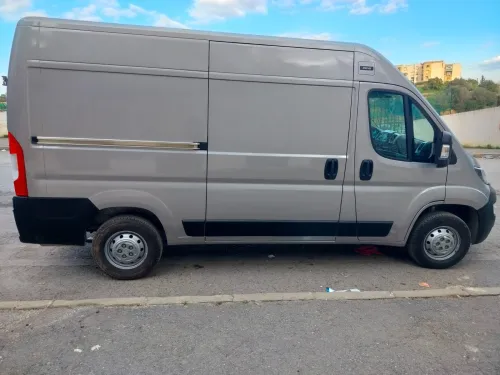 Fiat Ducato 2024 L2 H2 (deux panneaux)