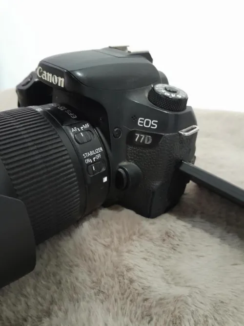 Canon 77D