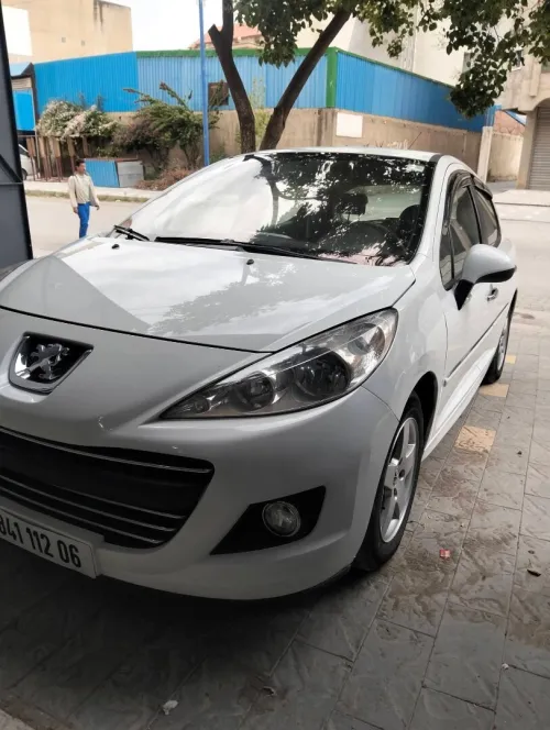 Peugeot 207 2012 Fennec