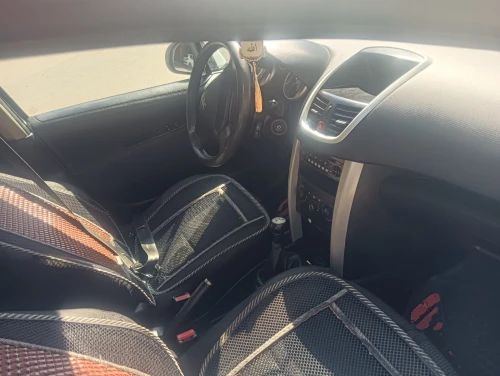 Peugeot 207 2012 Fennec