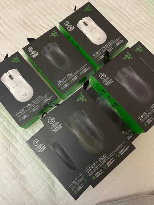 Razer viper v3 pro (white + black)