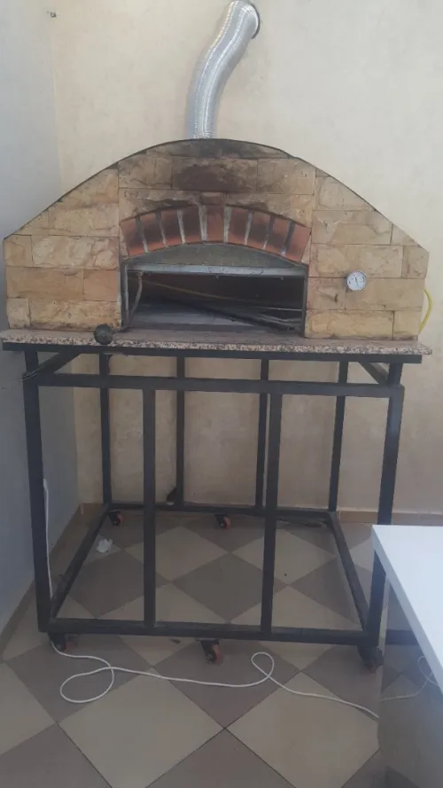 Four Pizza