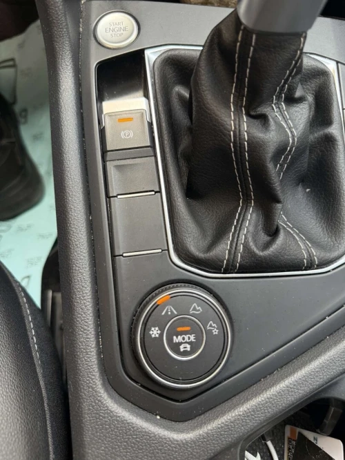 Volkswagen Taos 2022 Se black 4 motion