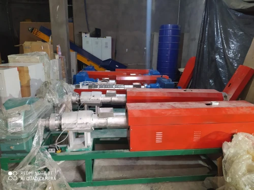 Machine Recyclage Plastique PEHD PET خطوط والات تدوير ورسكلة البلاستيك
