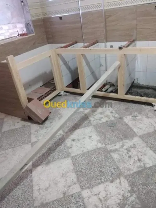 متخصص في جميع انواع التبليط ذو خبرة carreleur professionnel 