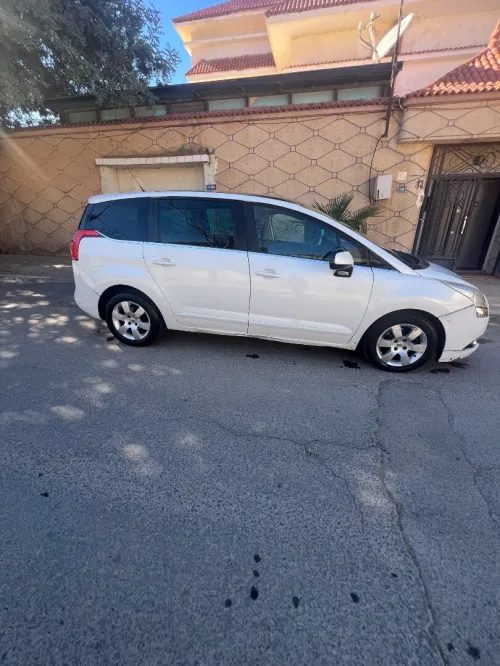Peugeot 5008 2011 Allure
