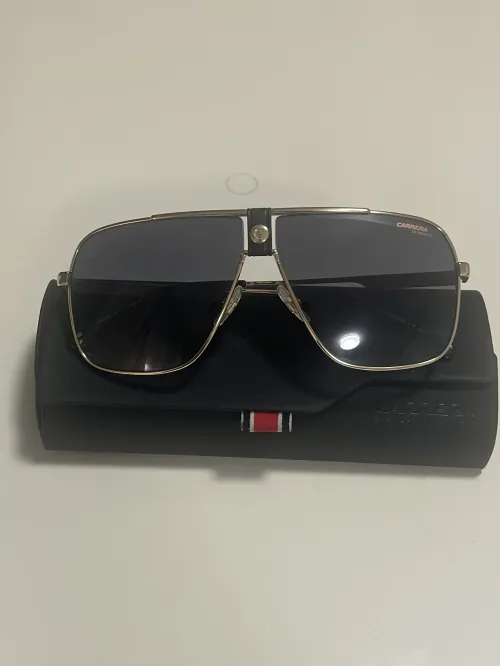 Lunettes de soleil Carrera original venu de France