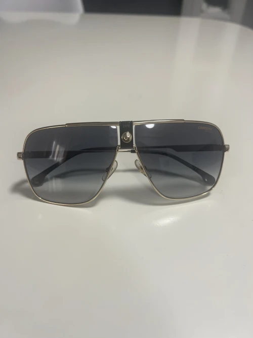Lunettes de soleil Carrera original venu de France