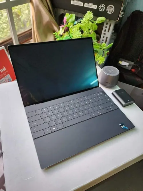 DELL XPS 13 PLUS  9320 12th 2023/I5-1240P/RAM 8GB DR5/DISK 5112GB SSD
