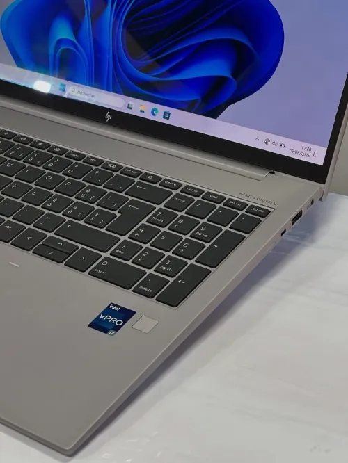 HP ZBOOK FIREFLY 16 G10/intel i7 -1355U/ 16GB  DDR5 /disk 512GB SSD/NVIDIA RTX A500 4GB/Ecran 16 FHD