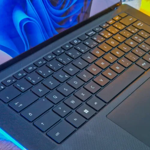 DELL XPS 9520 2023 I9-12950HK /RAM64 GB DDR5 /2TB SSD /NVIDIA RTX 3050TI  ECRAN 15.6 4K TACTILE 