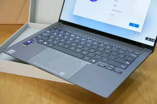 ASUS  ZENBOOK S14 OLED  2025 /INTEL ULTRA 7- 258V  /RAM 32GO DDR5X /DISQUE 1000GO 1TO SSD NVME /INTEL ARC TM 140V /ECRAN 14 3K OLED