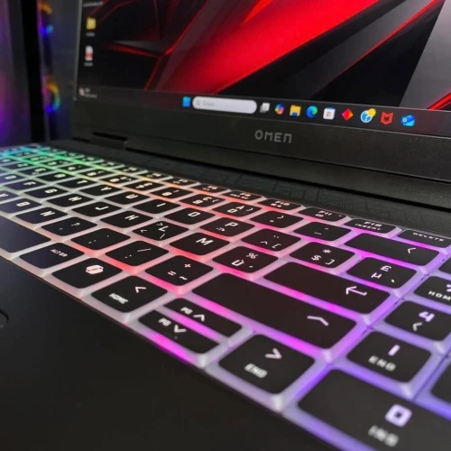 HP OMEN 16 MAX OLED 2025 ULTRA 9-275HX 64GB 6400MHz 2TB SSD RTX 5080 175WATT ECRAN 16 OLED 240 Hz
