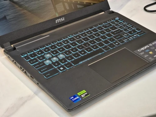 MSI CYBORG A13V 13TH intel i7-13620H 32GB DDR5 1024GB SSD RTX 4060 08GB ECRAN 15.6 FUH IPS 144 HZ