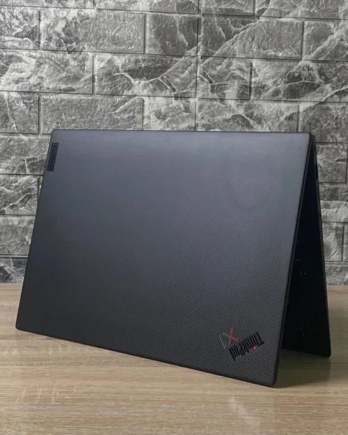 THINKPAD X1 CARBONE GEN 10/ INTEL i5-1235U EVO/disk  512 gb ssd nvme/ecran 14 2K /iris xe graphique