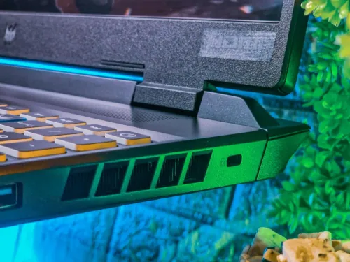ACER PREDATOR HELIOS/intel I9 -13900HX/ram16 gb ddr5/disk 1tera ssd/RTX 4060 8GB/ 16 puce 2,5K 165Hz